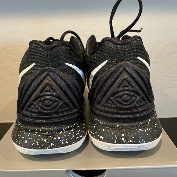 Nike Kyrie 5 mid youth size 7 black - Picture 4 of 7